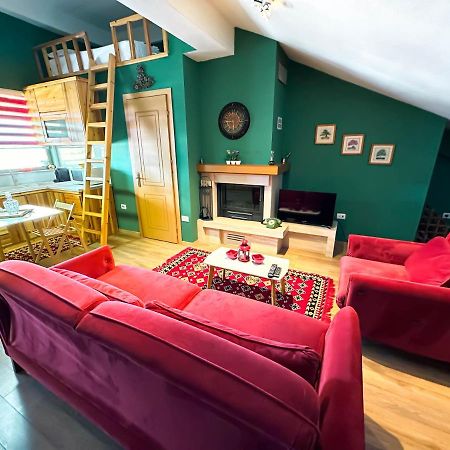 Cozy Elegance Above Korca Apartment Ngoại thất bức ảnh