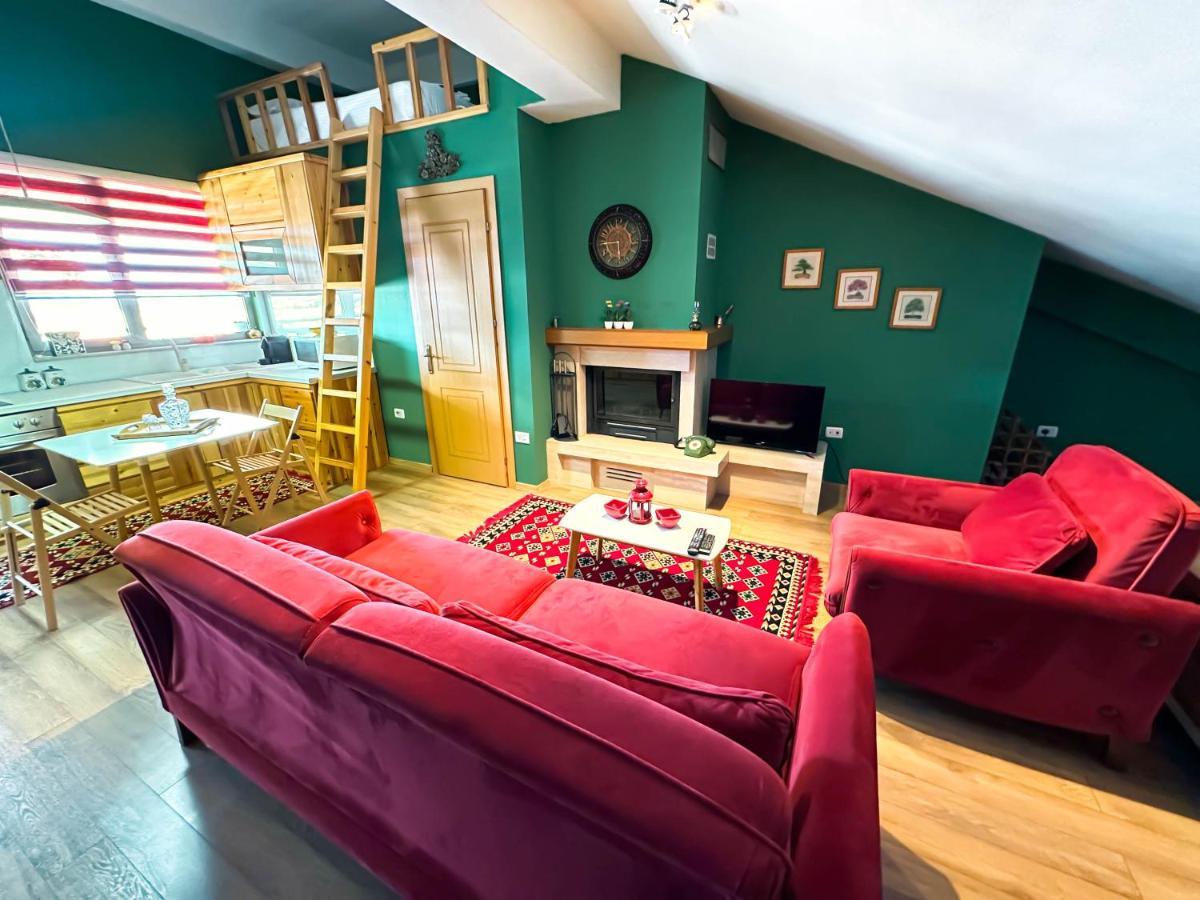Cozy Elegance Above Korca Apartment Ngoại thất bức ảnh