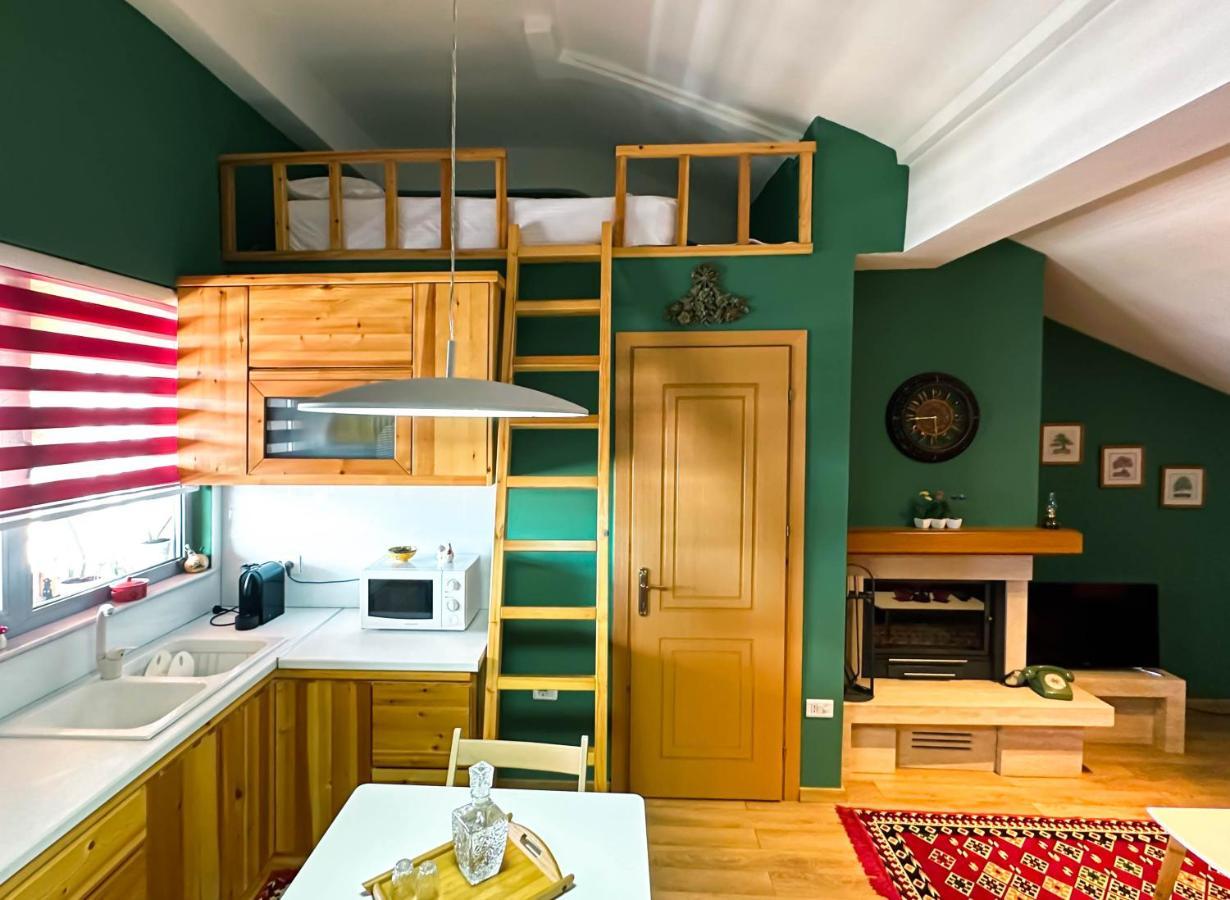 Cozy Elegance Above Korca Apartment Ngoại thất bức ảnh
