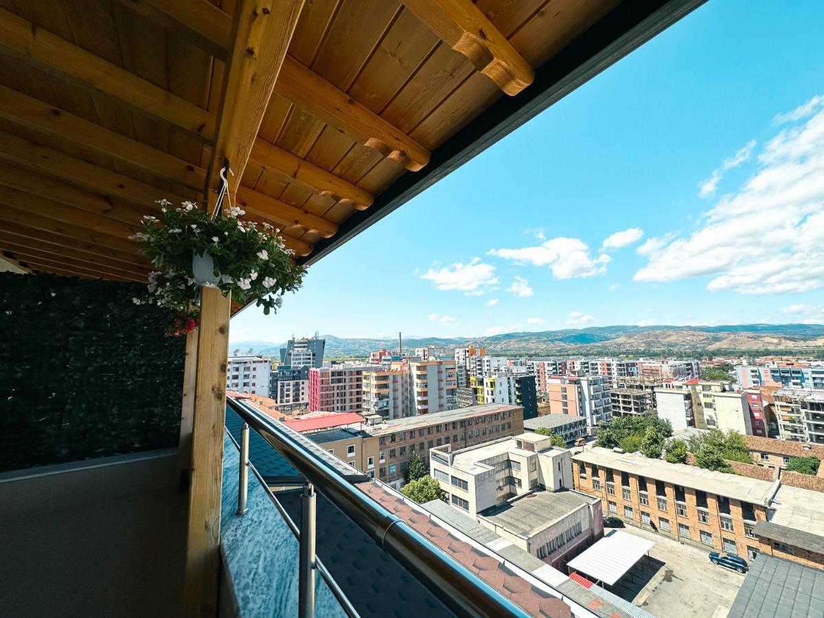 Cozy Elegance Above Korca Apartment Ngoại thất bức ảnh