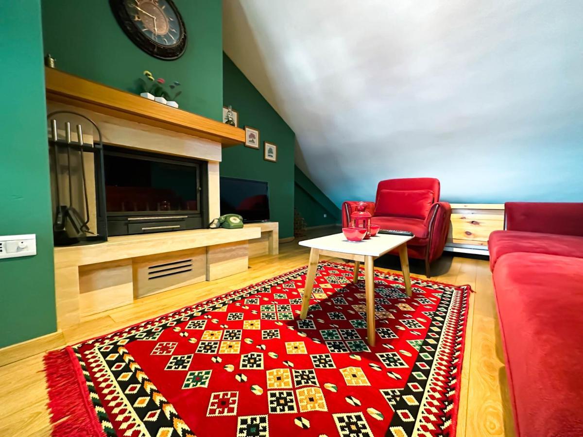 Cozy Elegance Above Korca Apartment Ngoại thất bức ảnh